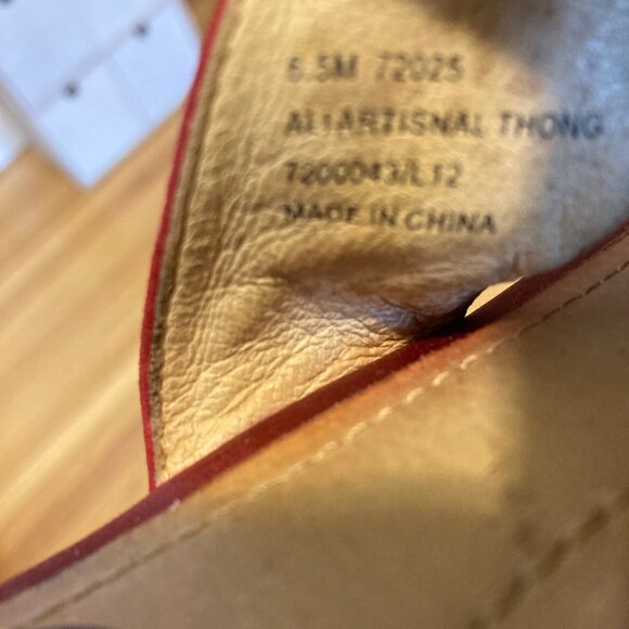 Frye Artisnal Thong Leather Red, Size 6.5 - Picture 5 of 5
